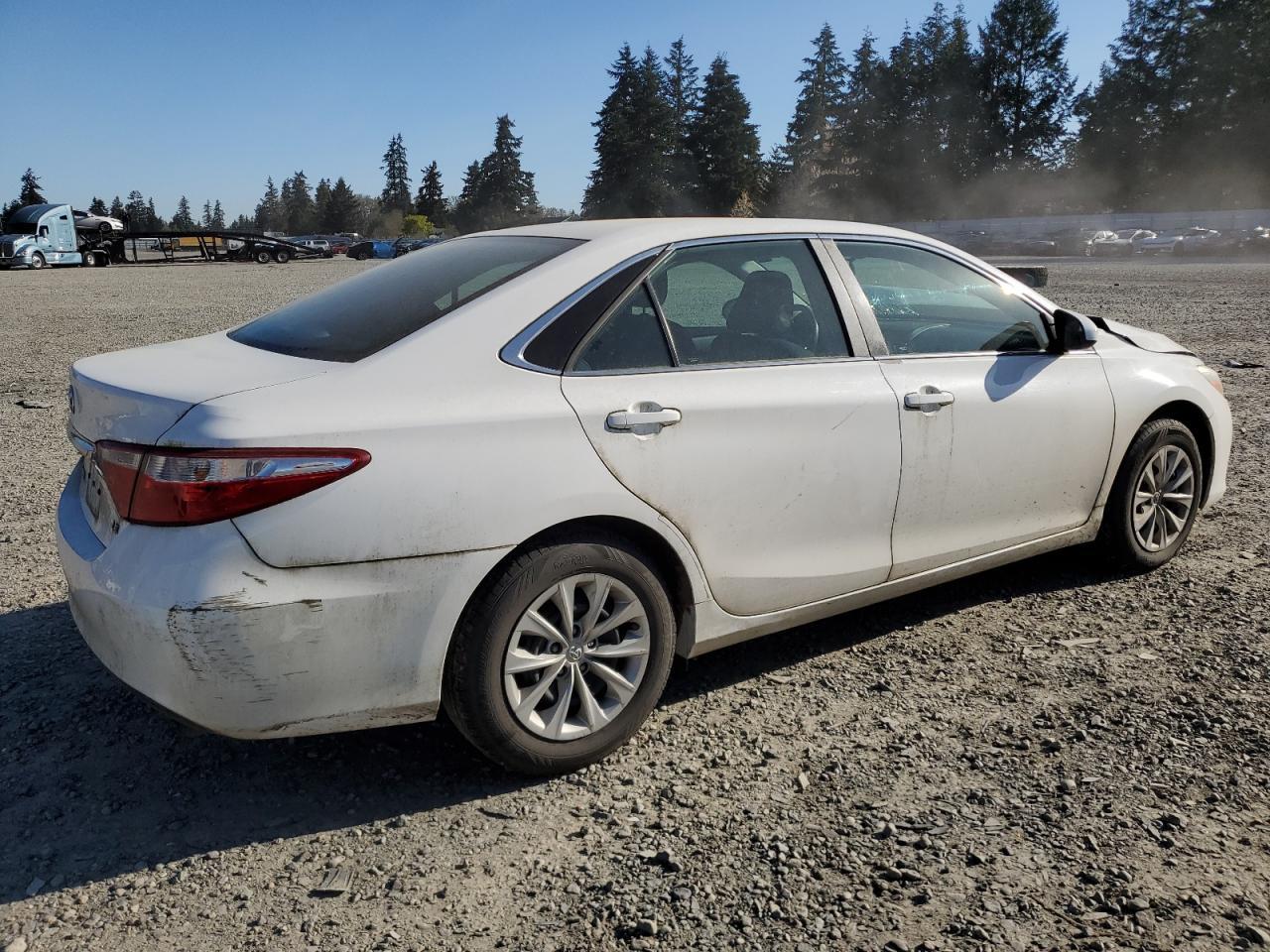 2015 TOYOTA CAMRY LE - Image 3