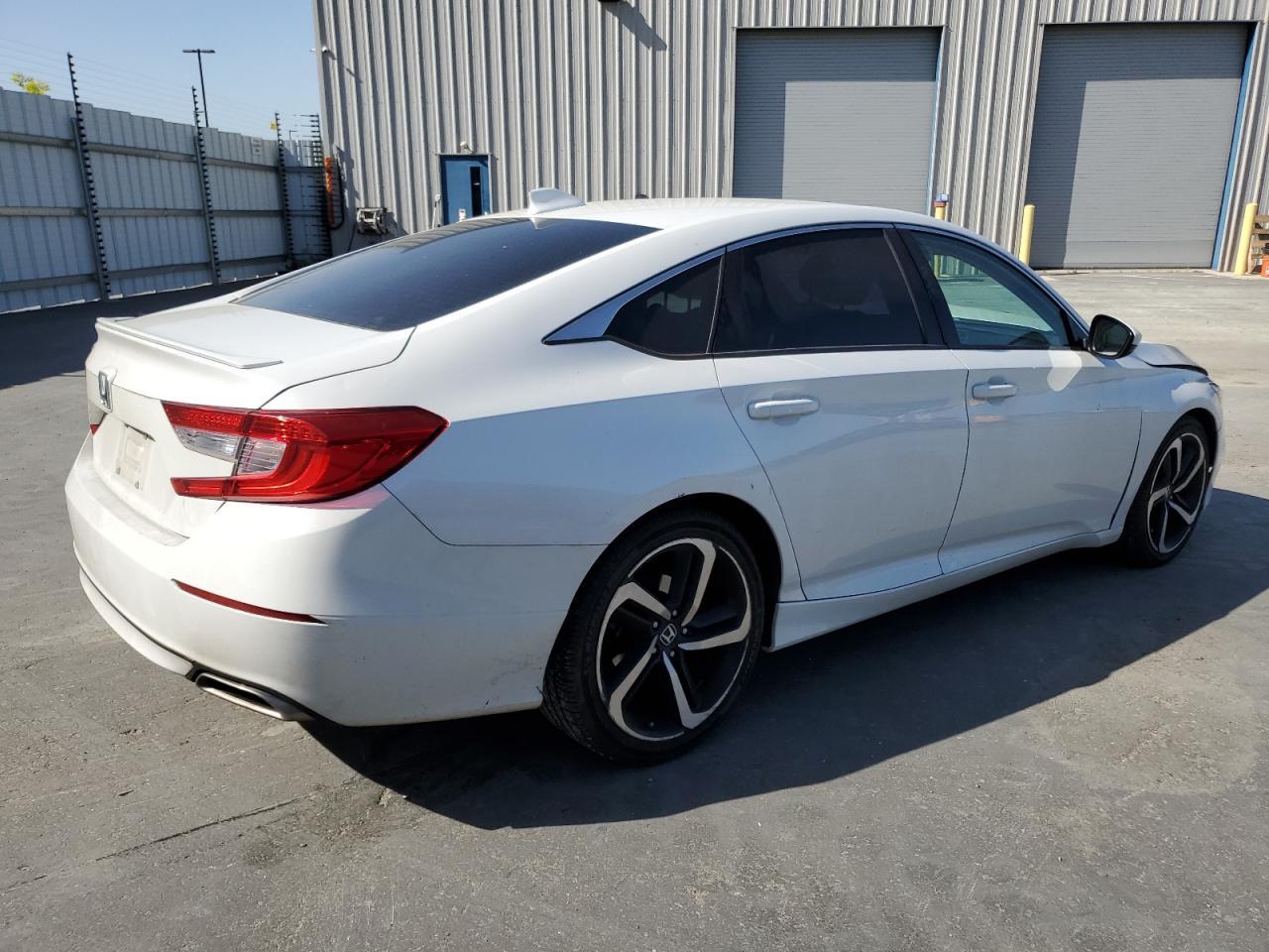 2018 HONDA ACCORD LX - Image 3