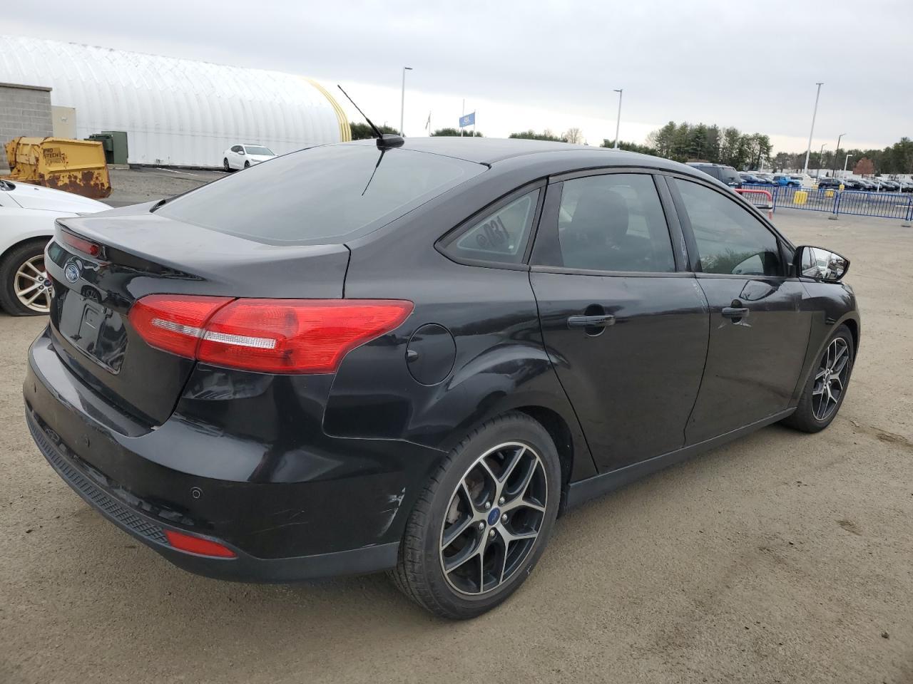 2017 FORD FOCUS SEL - Image 3