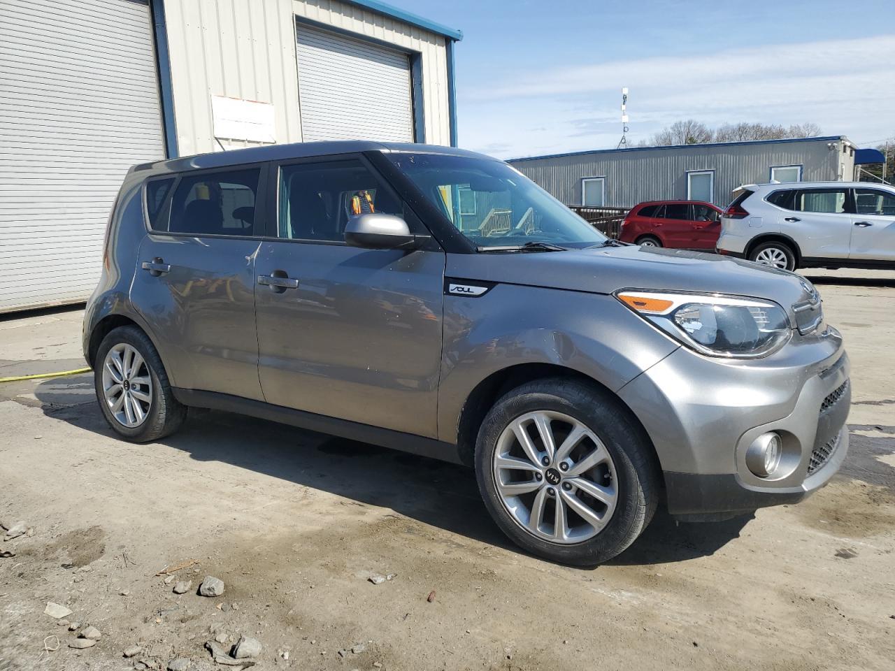 2019 KIA SOUL + - Image 4