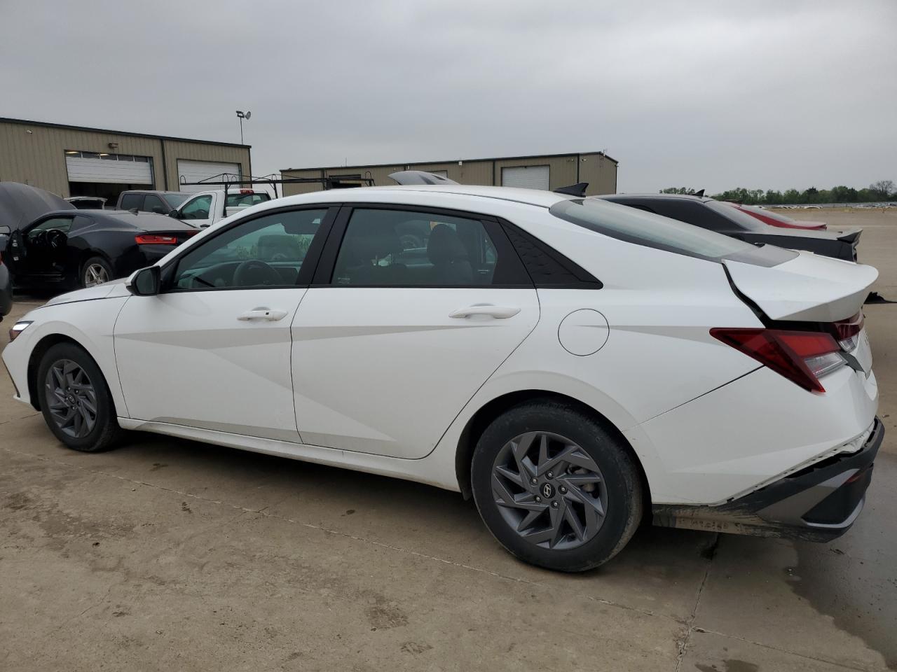 2024 HYUNDAI ELANTRA SE - Image 2