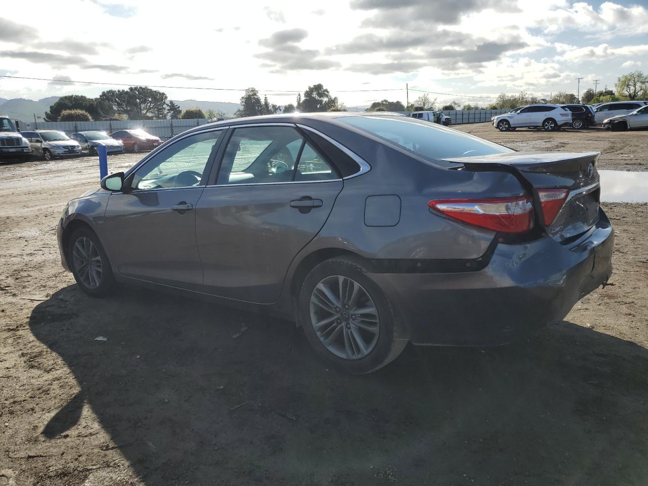 2016 TOYOTA CAMRY LE - Фото 2