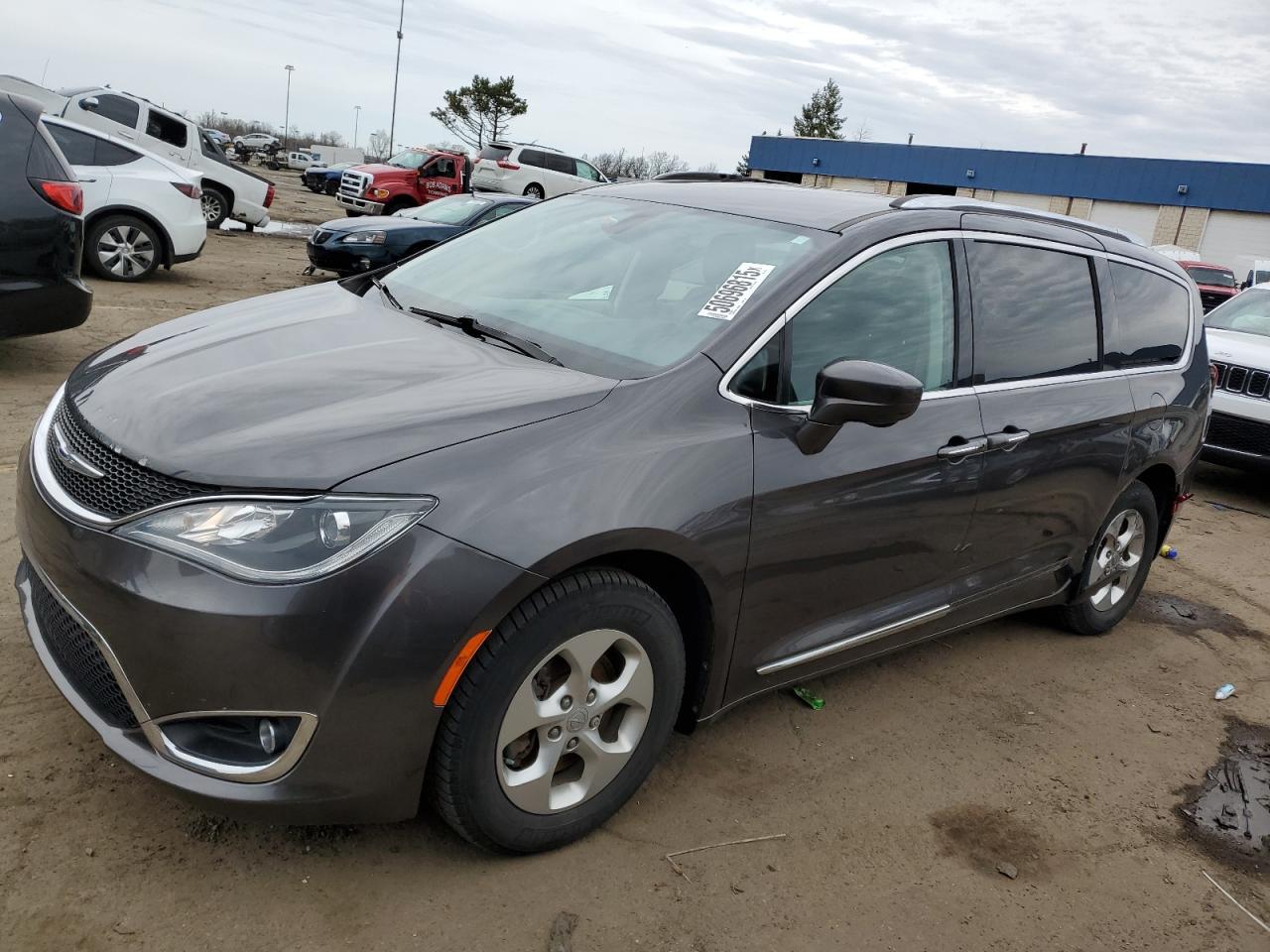 2017 CHRYSLER PACIFICA T