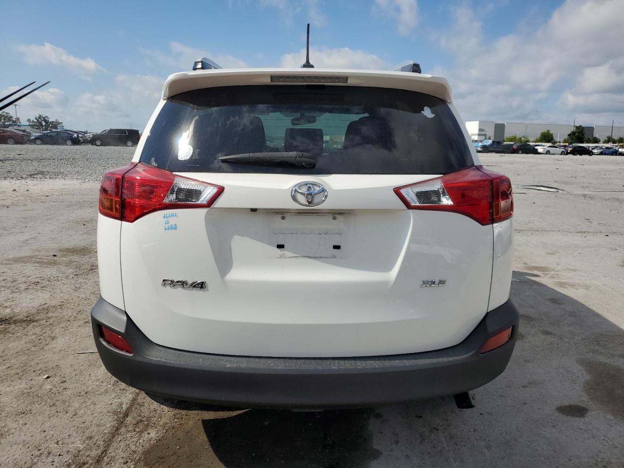 2015 TOYOTA RAV4 XLE - Image 6