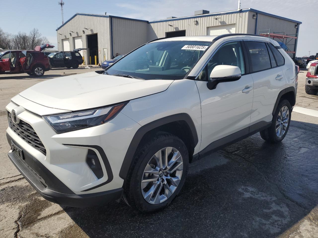 2022 TOYOTA RAV4 XLE P