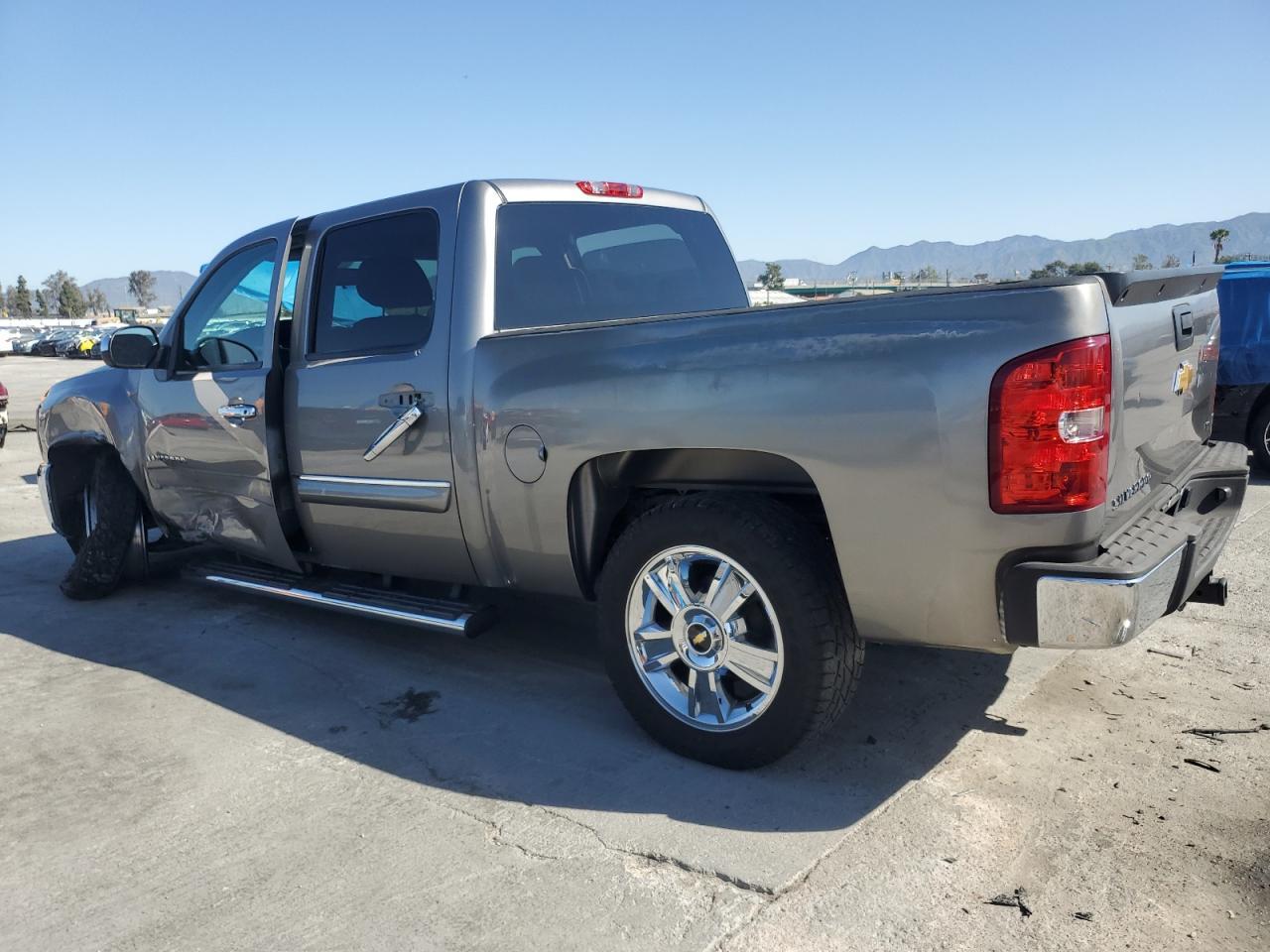 2013 CHEVROLET SILVERADO - Фото 2