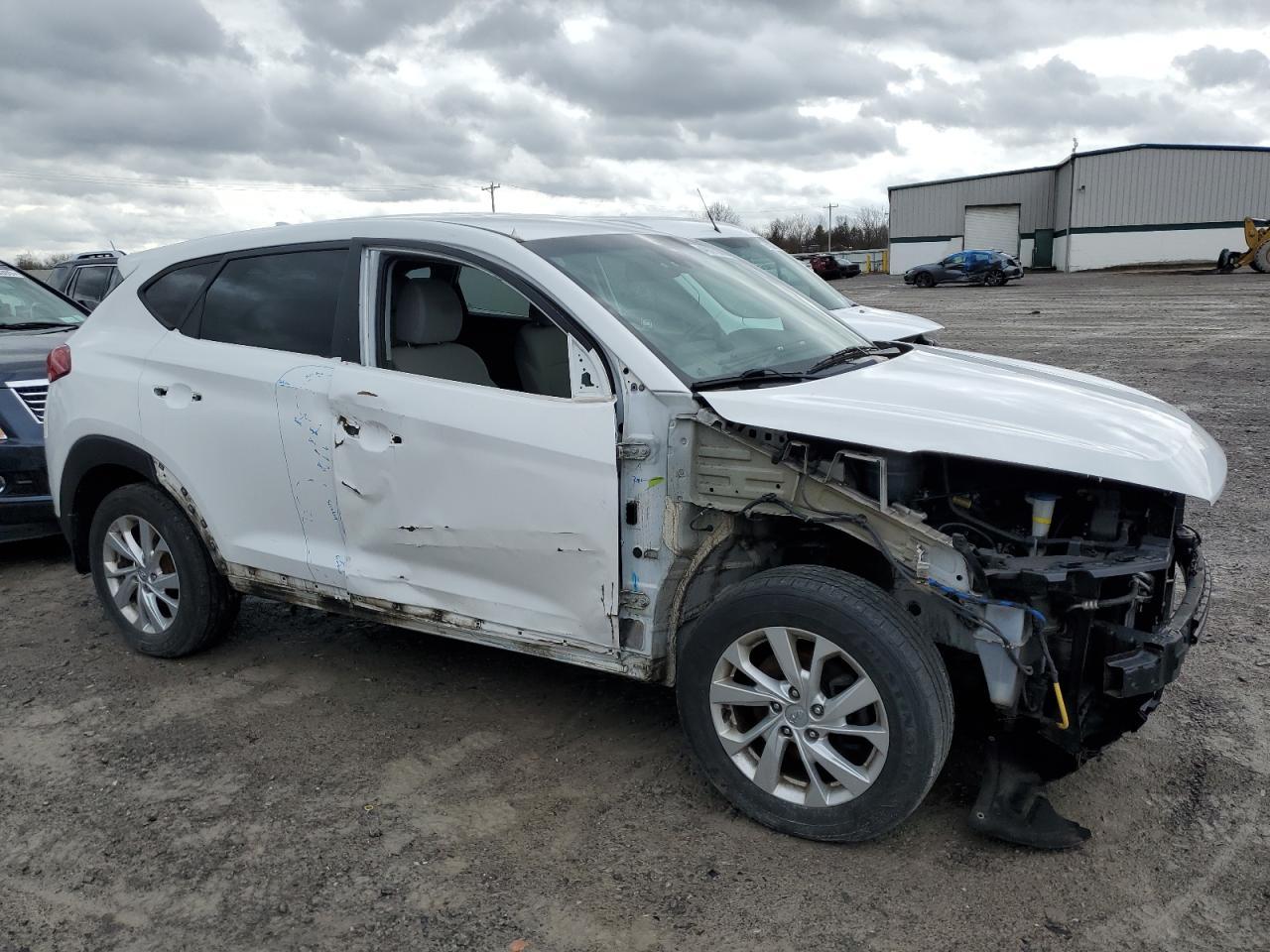 2019 HYUNDAI TUCSON SE - Фото 4