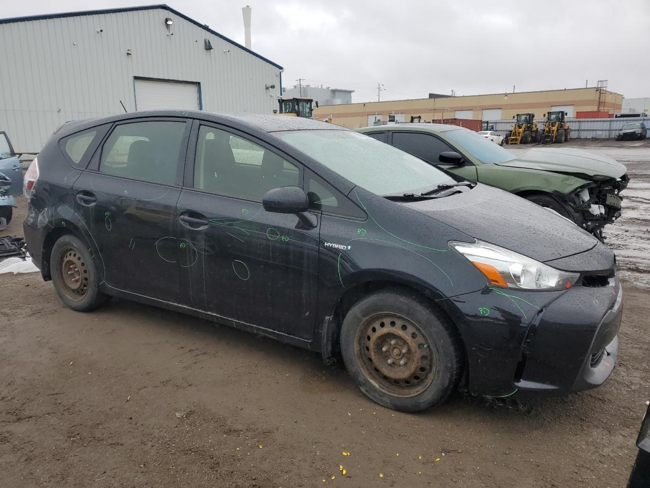2017 TOYOTA PRIUS V - Image 4