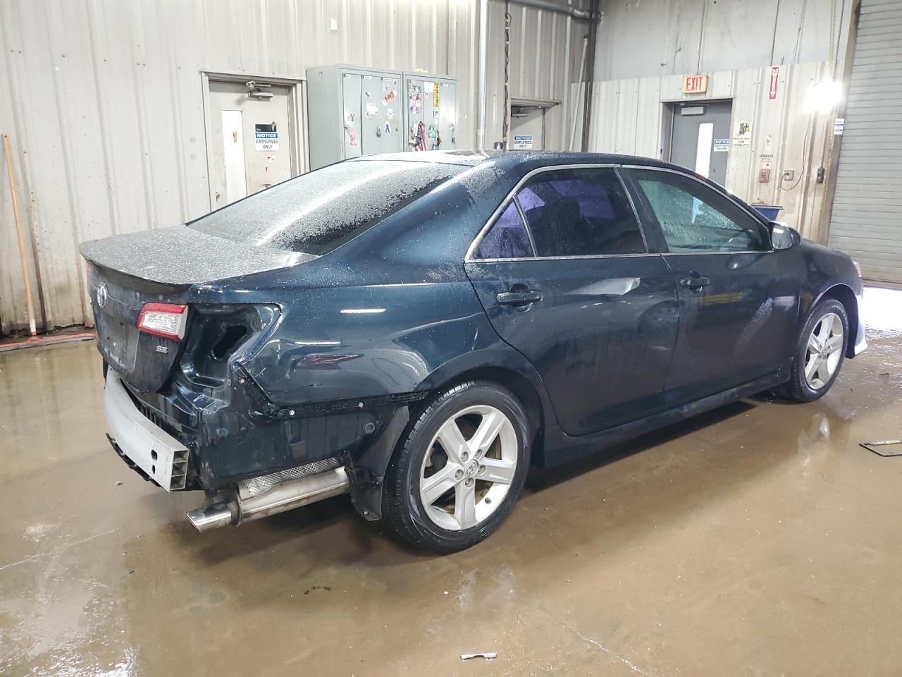 2014 TOYOTA CAMRY L - Image 3