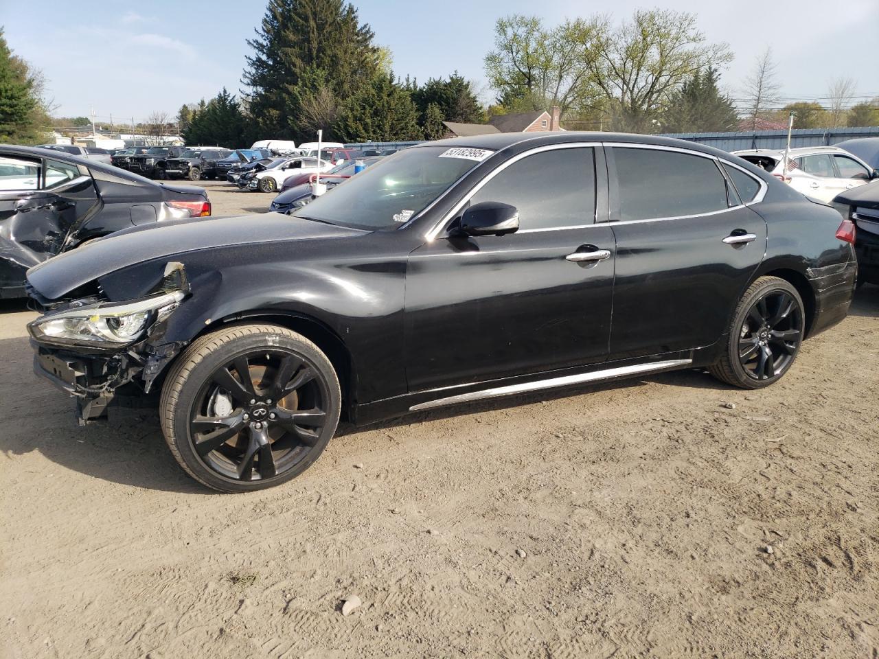 2017 INFINITI Q70L 5.6