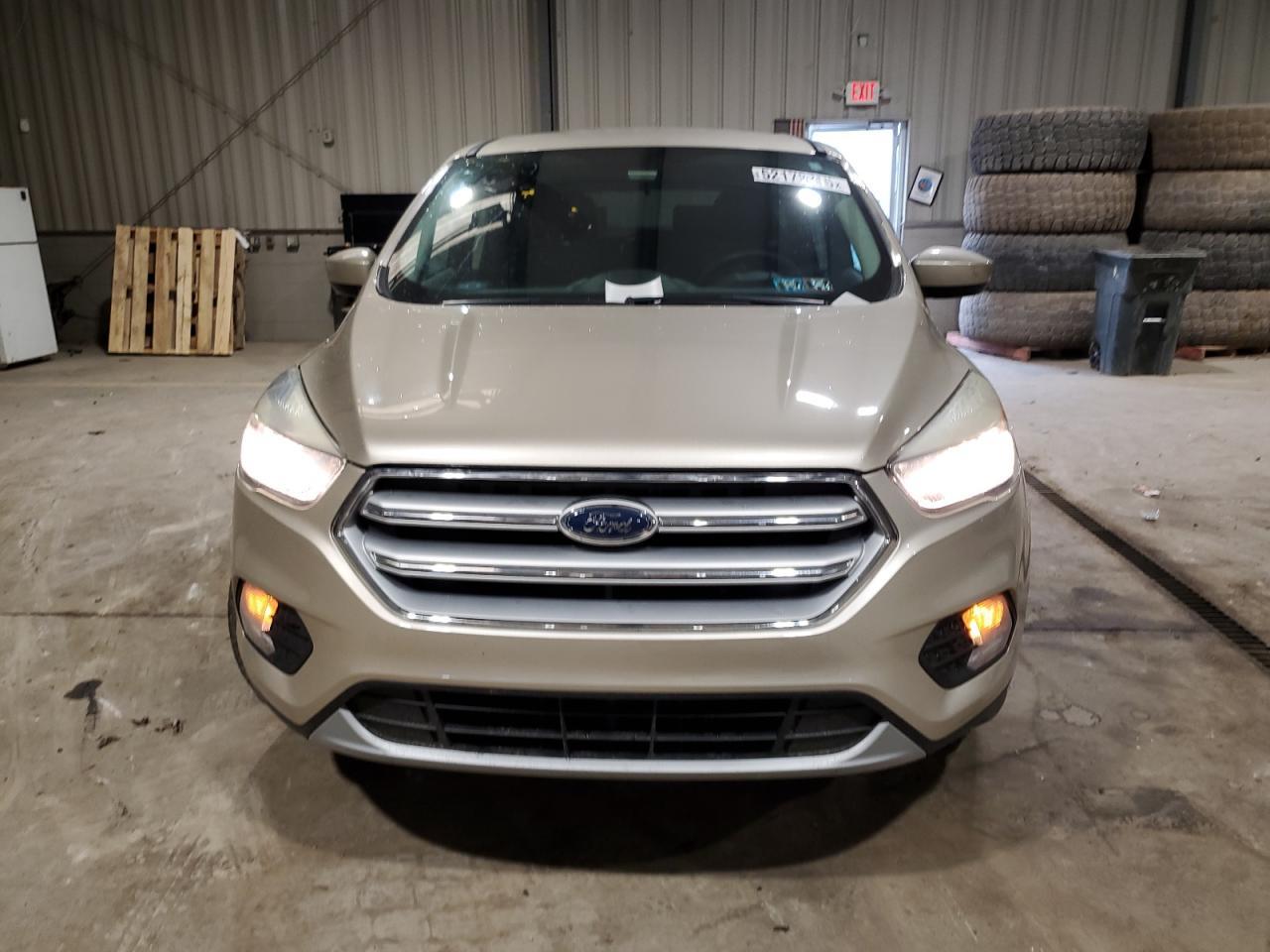 2017 FORD ESCAPE SE - Image 5