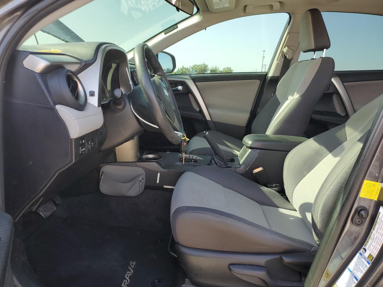 2015 TOYOTA RAV4 XLE - Image 7