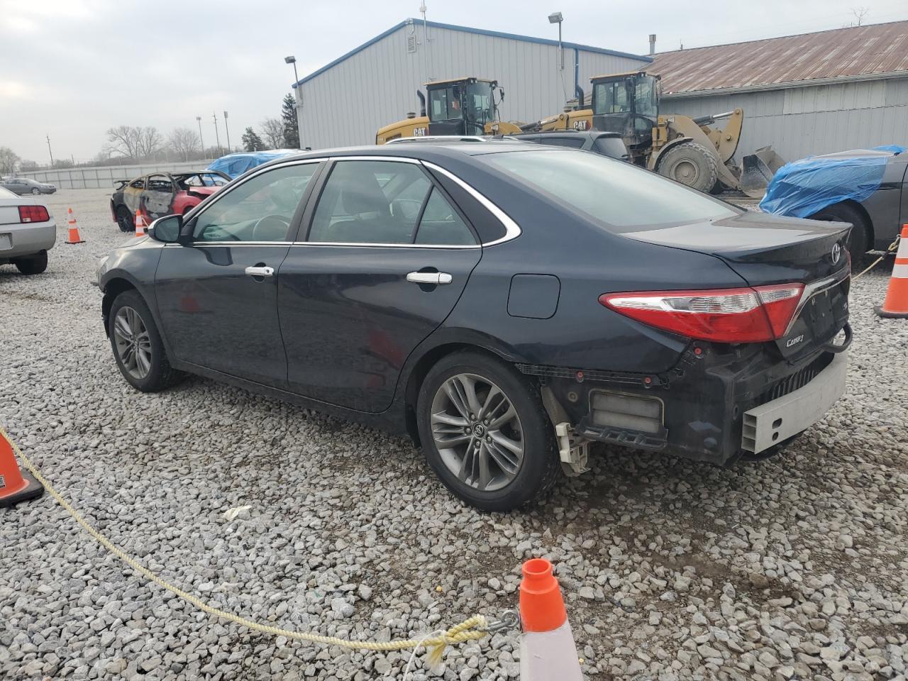 2017 TOYOTA CAMRY LE - Фото 2