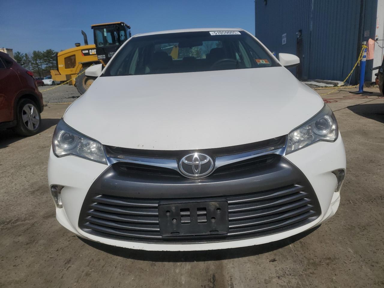 2015 TOYOTA CAMRY LE - Фото 5