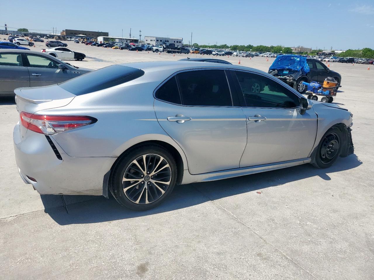 2018 TOYOTA CAMRY L - Фото 3