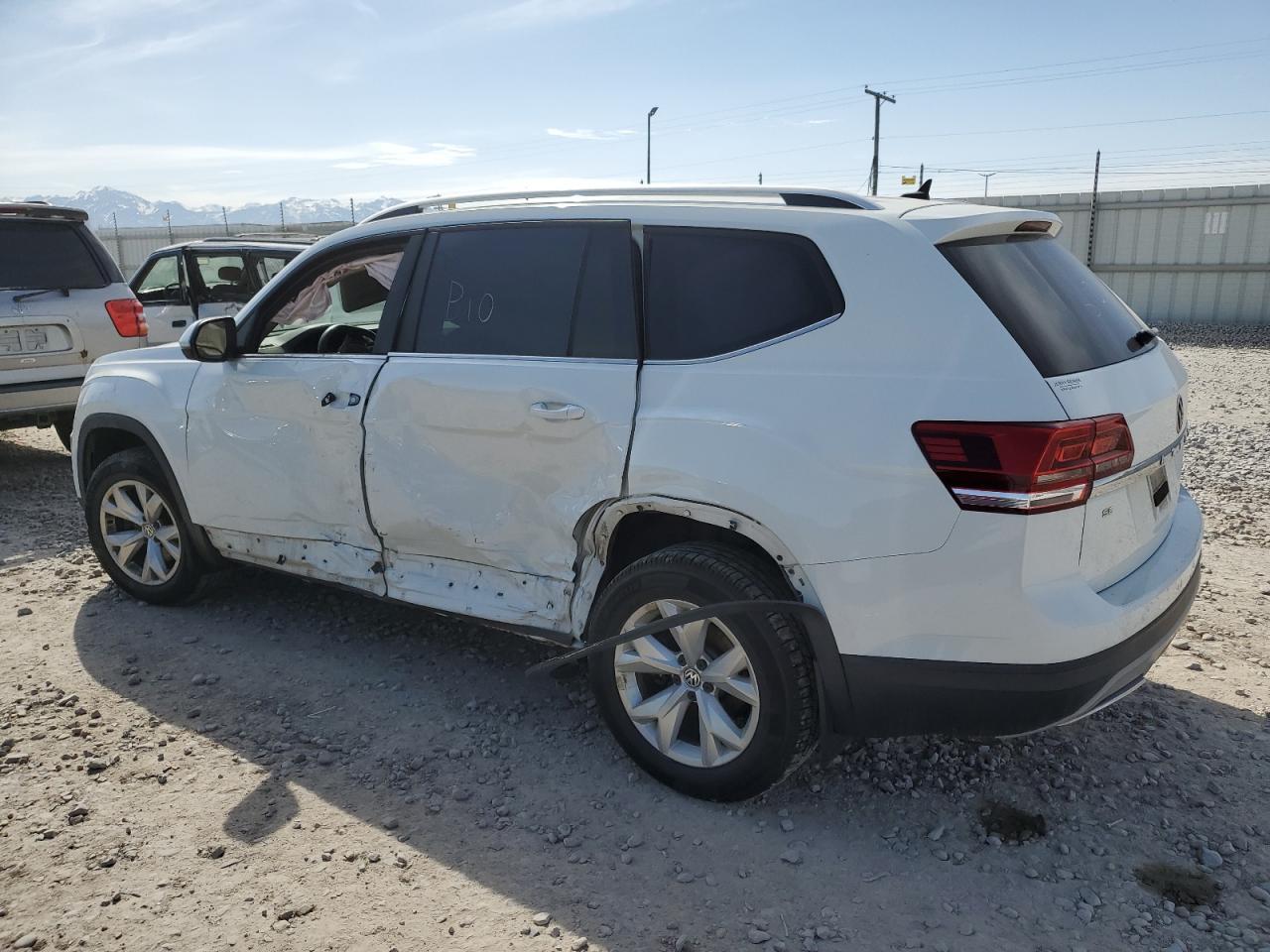 2018 VOLKSWAGEN ATLAS SE - Image 2