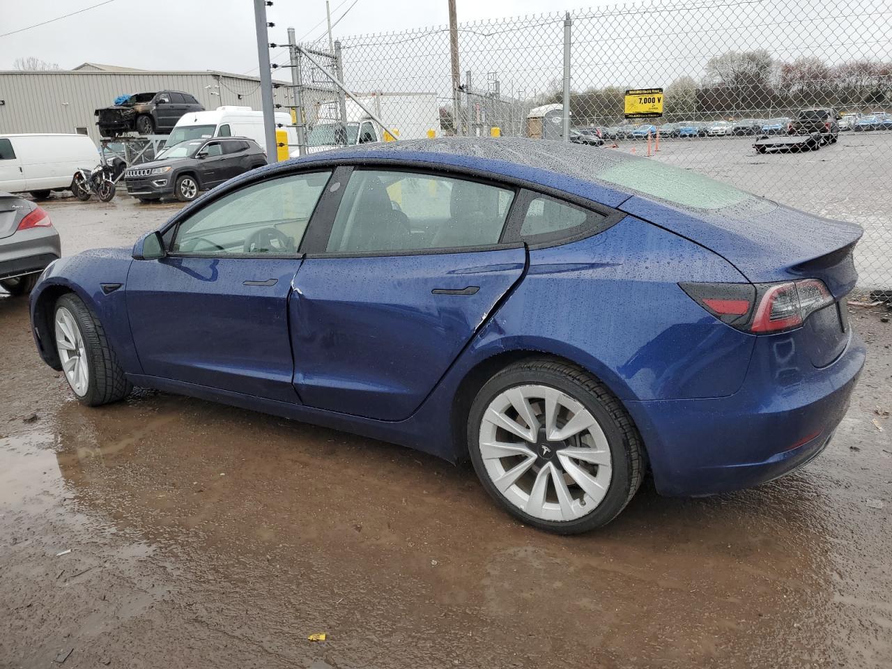 2022 TESLA MODEL 3 - Фото 2
