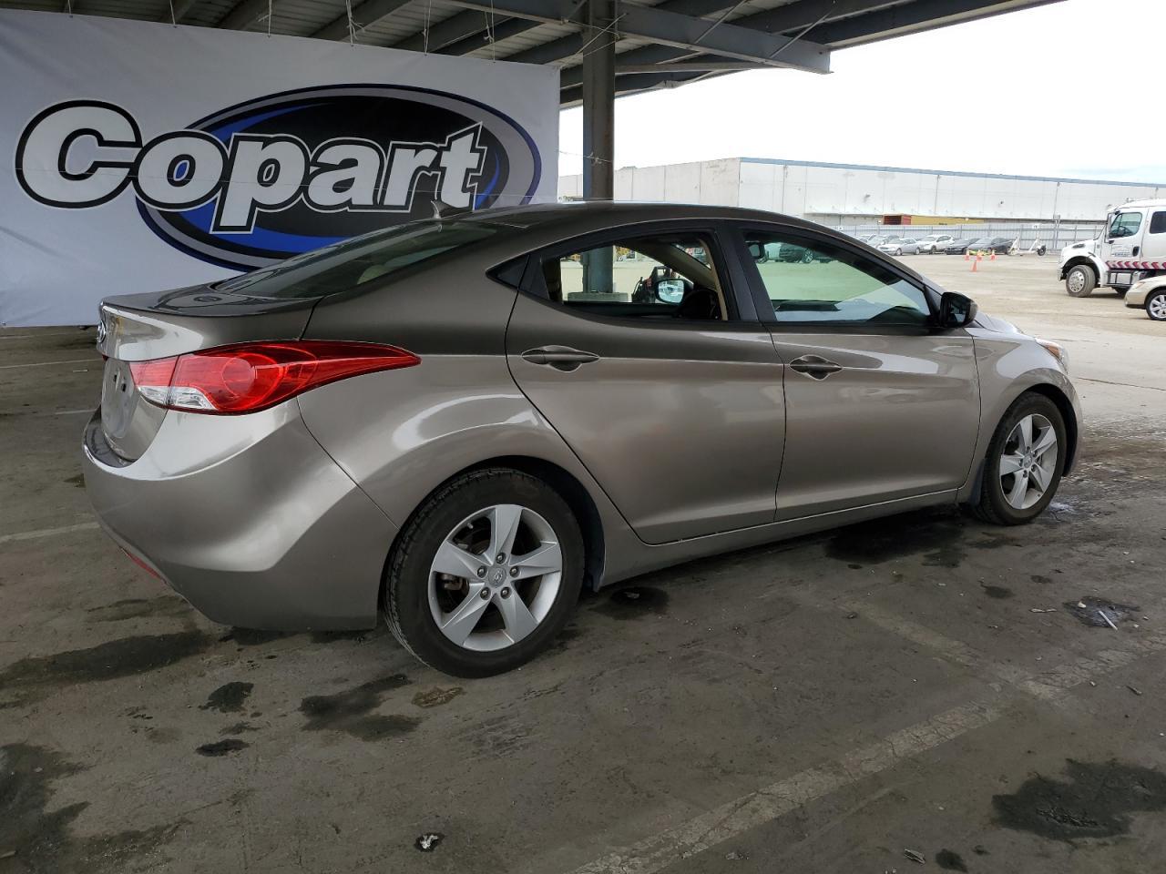2013 HYUNDAI ELANTRA GL - Image 3
