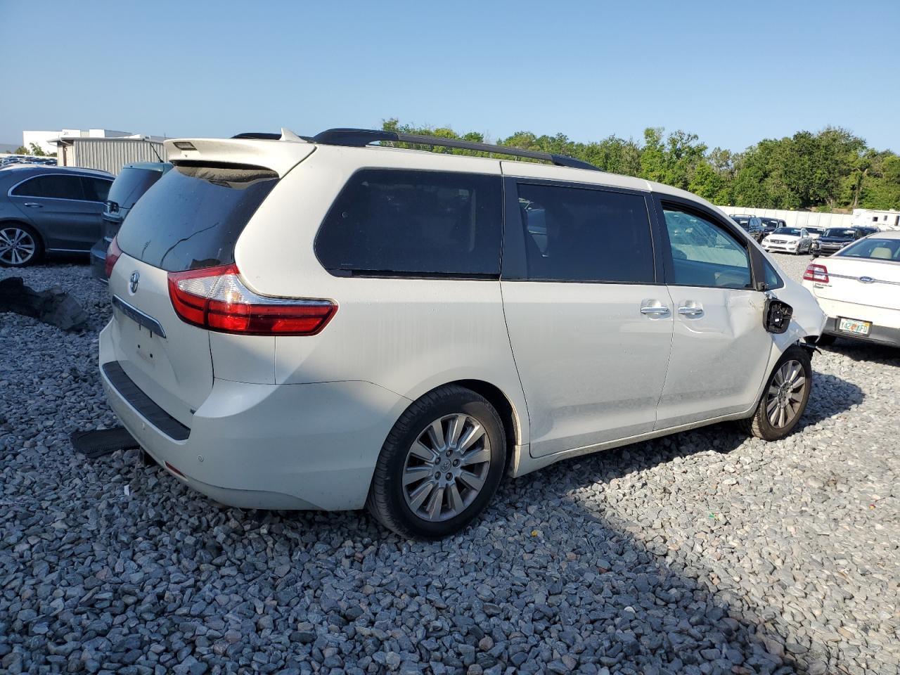 2015 TOYOTA SIENNA XLE - Фото 3