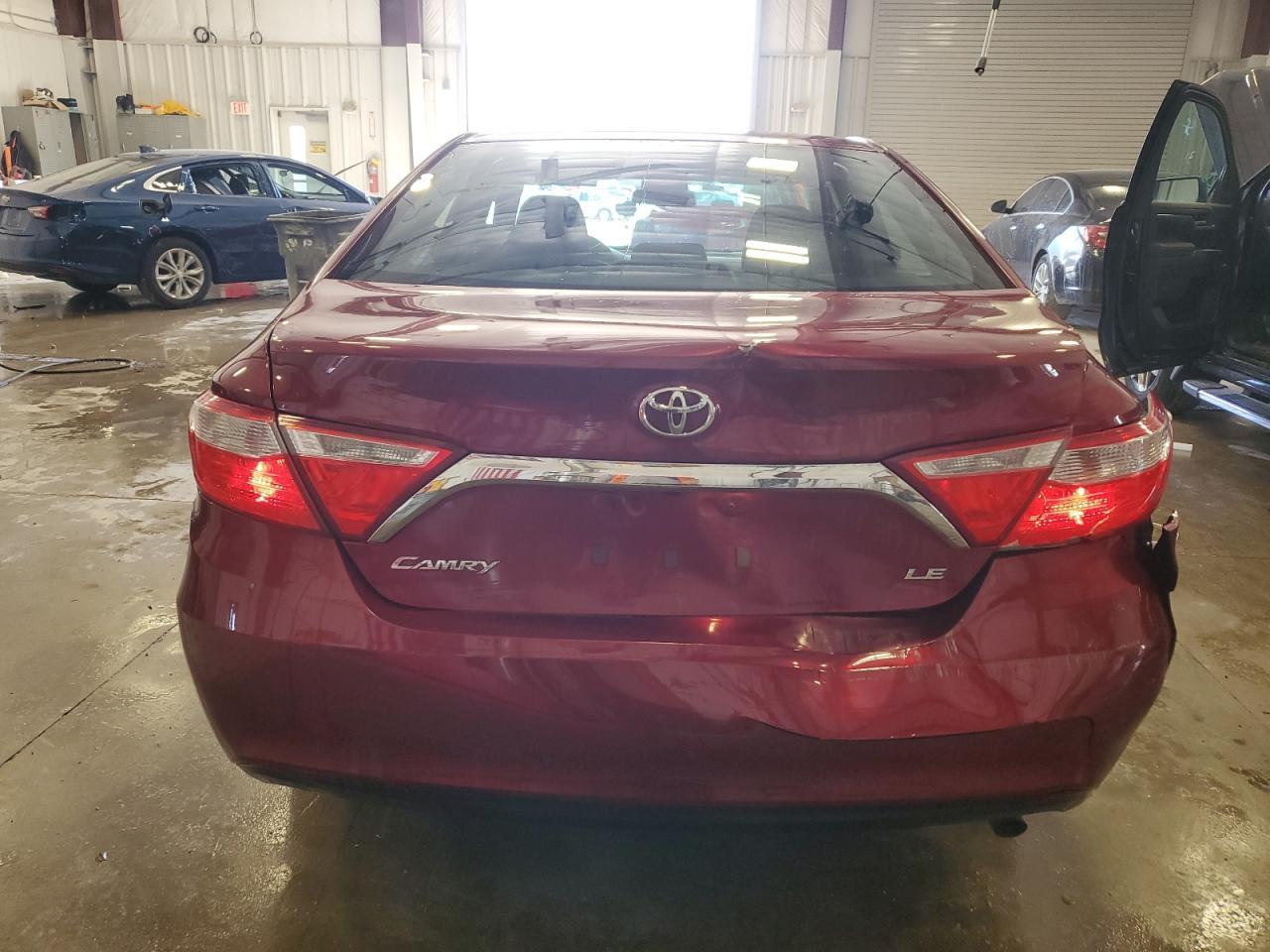 2017 TOYOTA CAMRY LE - Фото 6