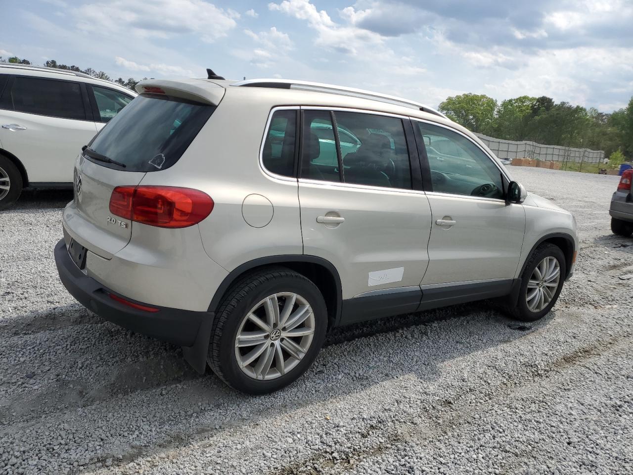 2014 VOLKSWAGEN TIGUAN S - Фото 3