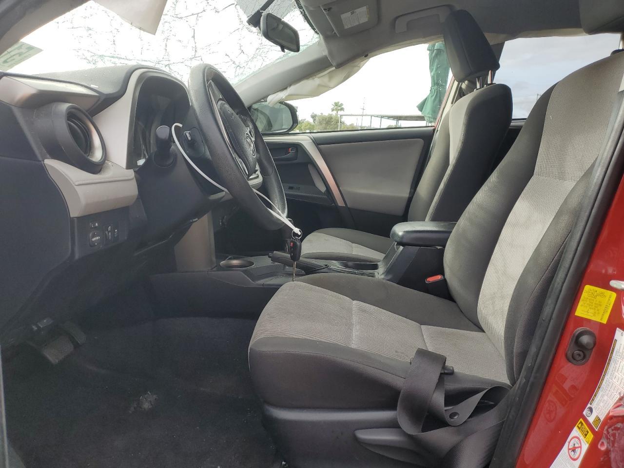 2014 TOYOTA RAV4 LE - Фото 7