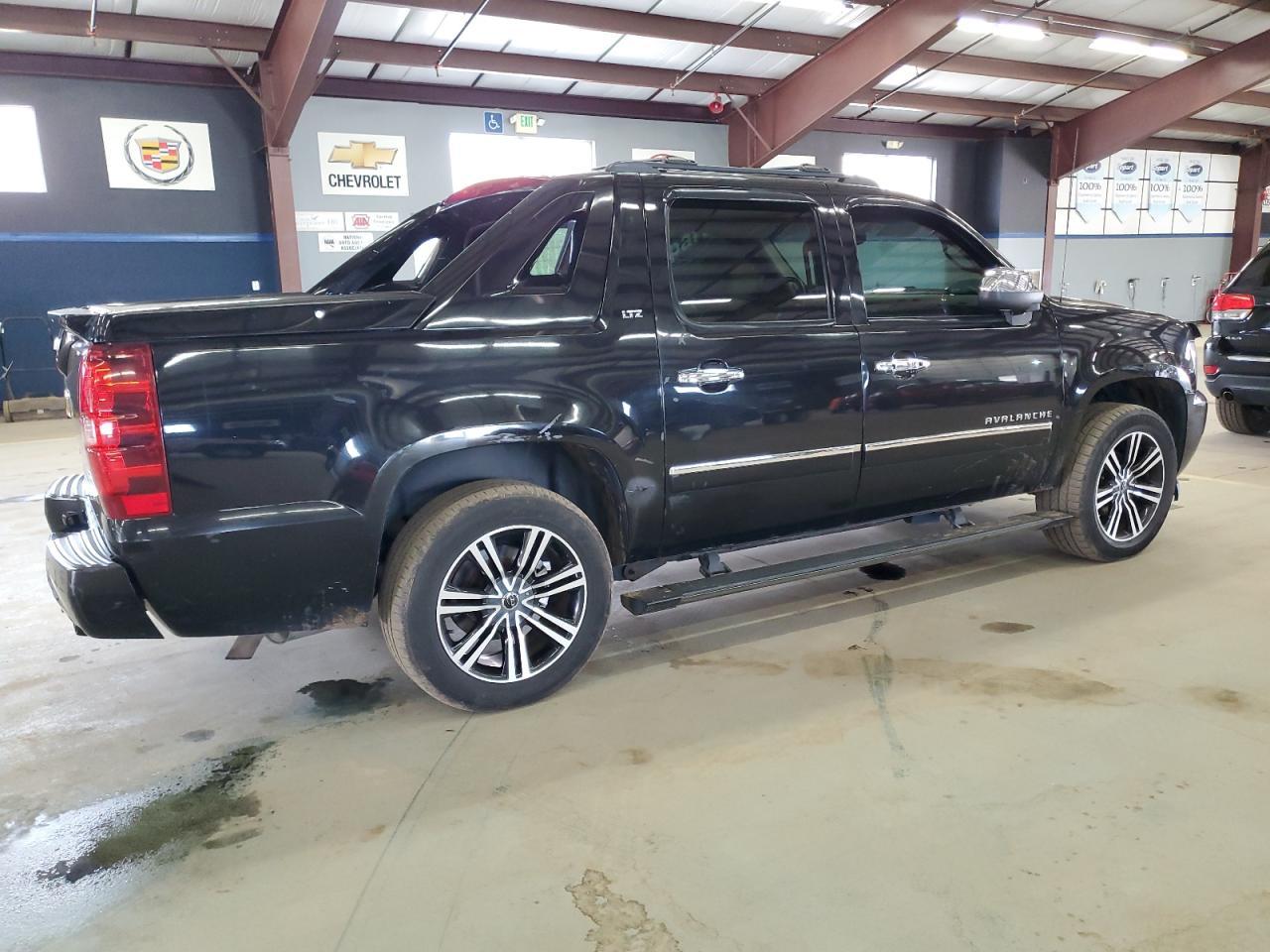 2012 CHEVROLET AVALANCHE - Image 3
