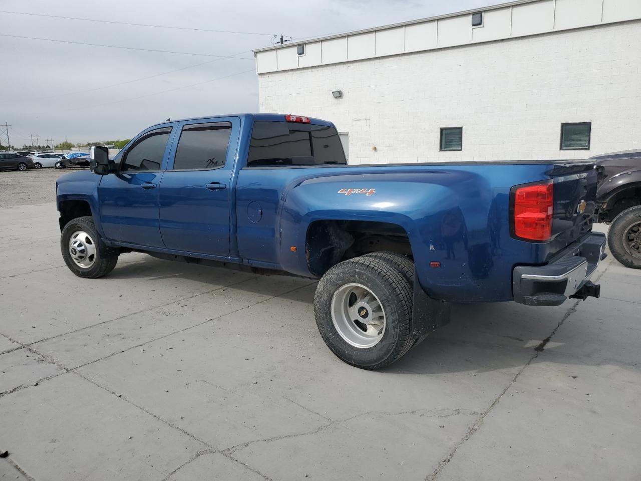 2016 CHEVROLET SILVERADO - Image 2