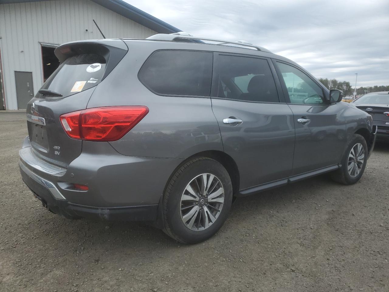 2017 NISSAN PATHFINDER - Фото 3