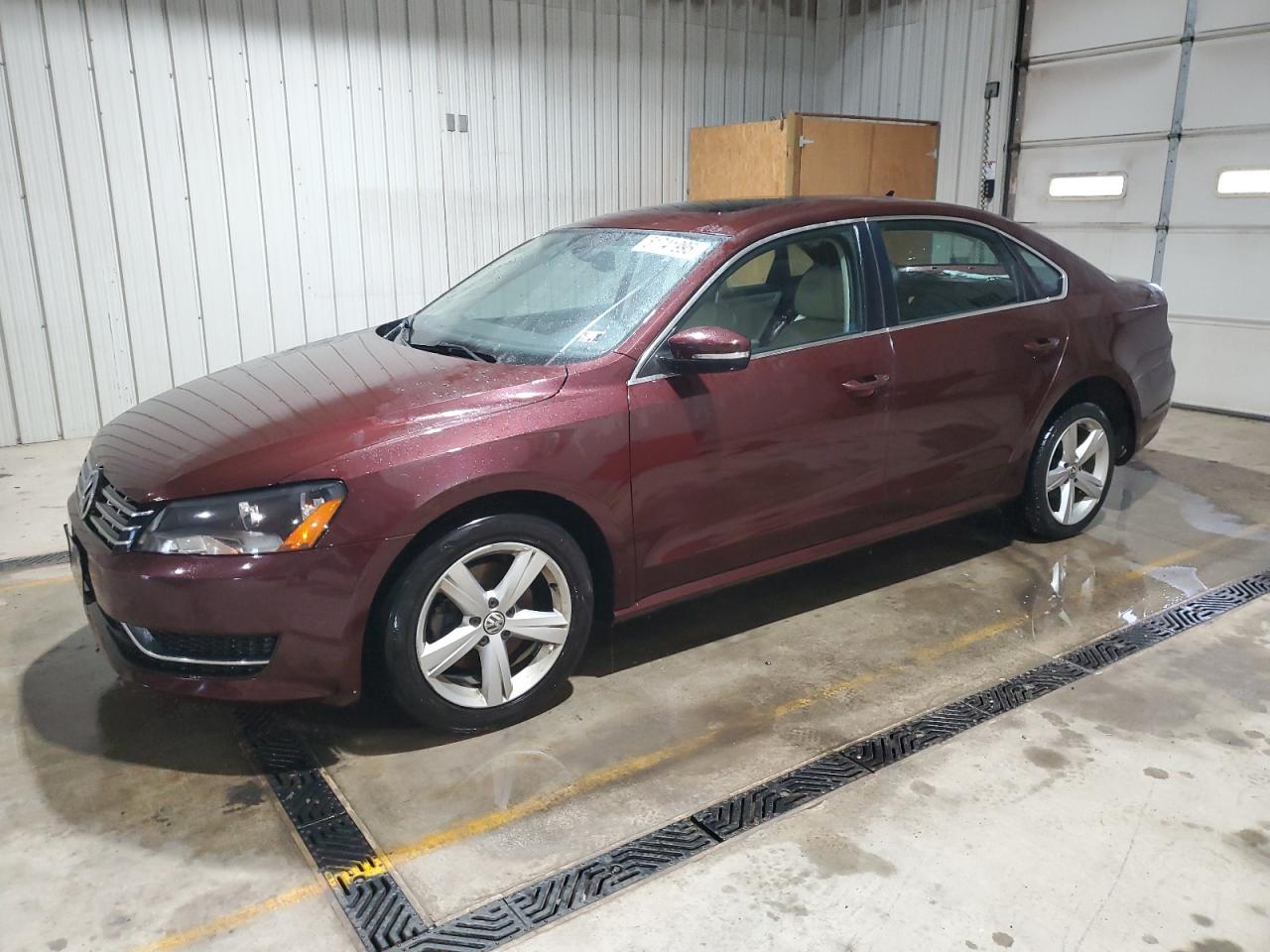 2013 VOLKSWAGEN PASSAT SE