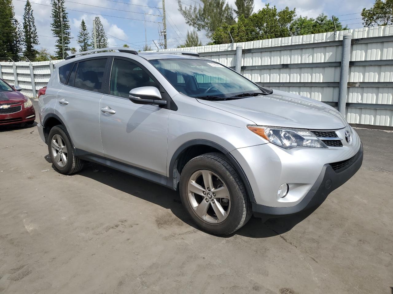 2015 TOYOTA RAV4 XLE - Фото 4
