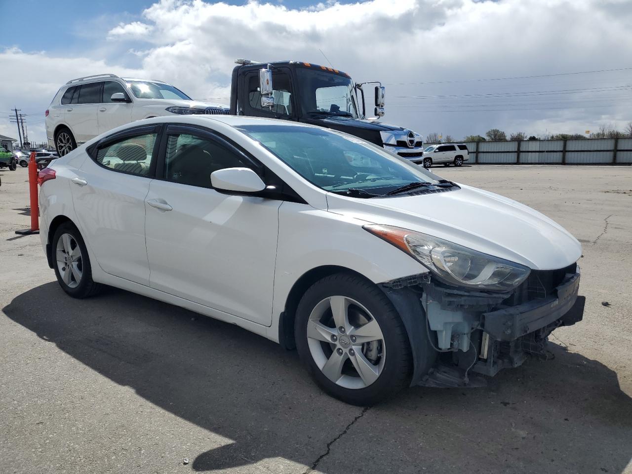 2013 HYUNDAI ELANTRA GL - Image 4