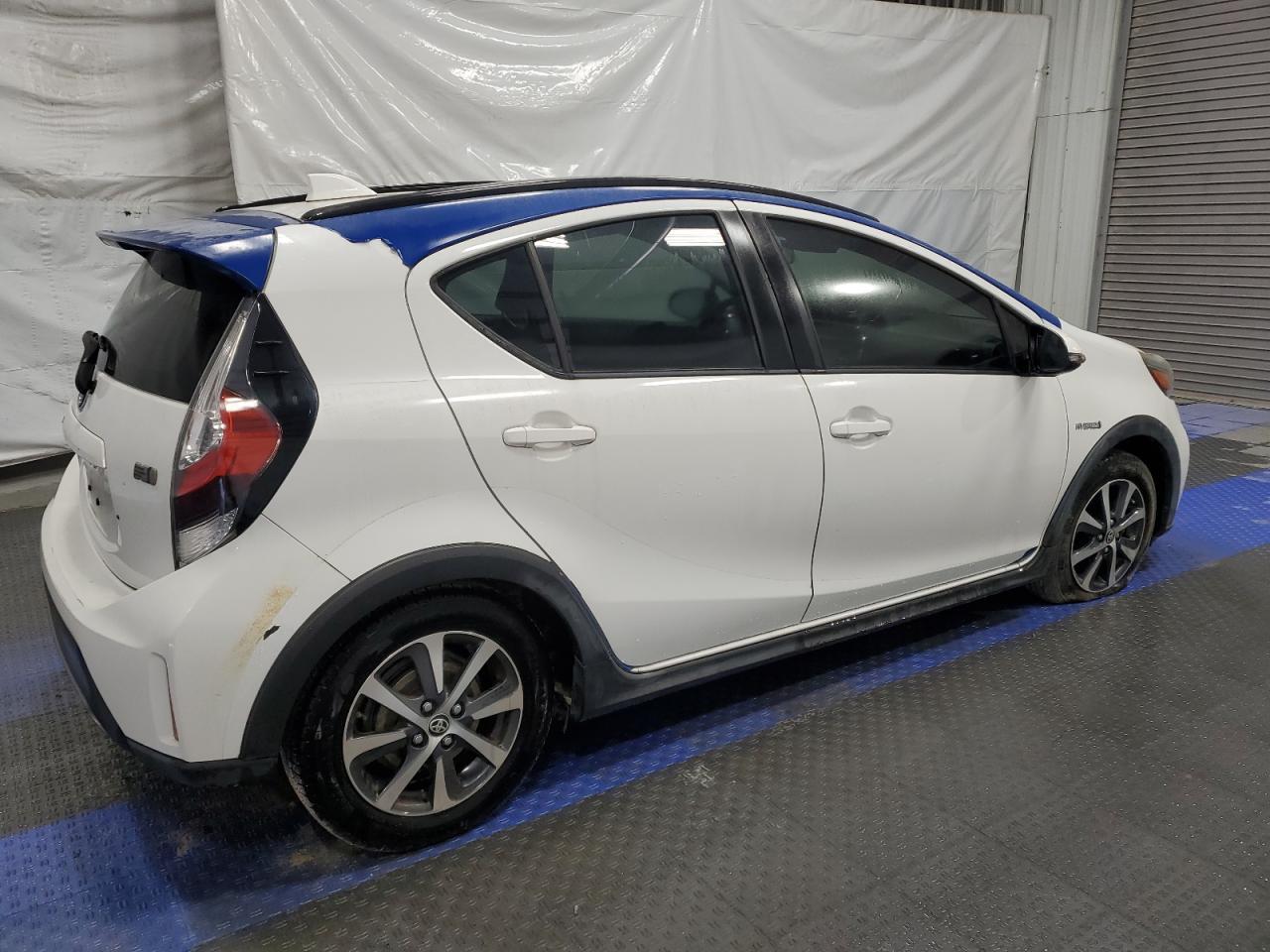 2018 TOYOTA PRIUS C - Image 3