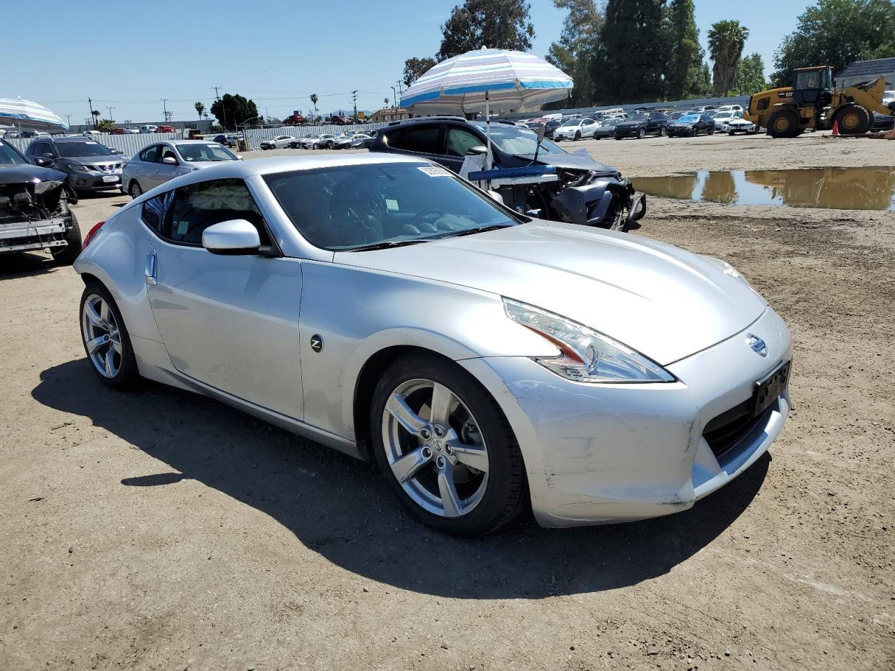2010 NISSAN 370Z - Фото 4