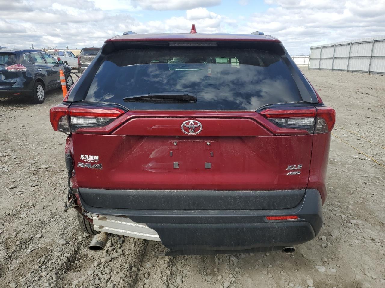 2024 TOYOTA RAV4 XLE P - Фото 6