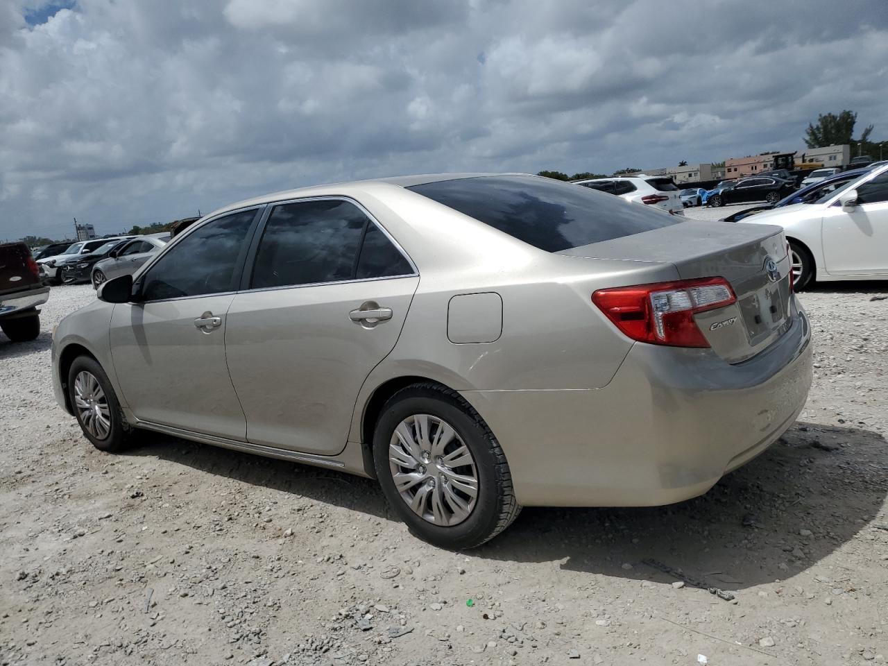 2013 TOYOTA CAMRY L - Image 2