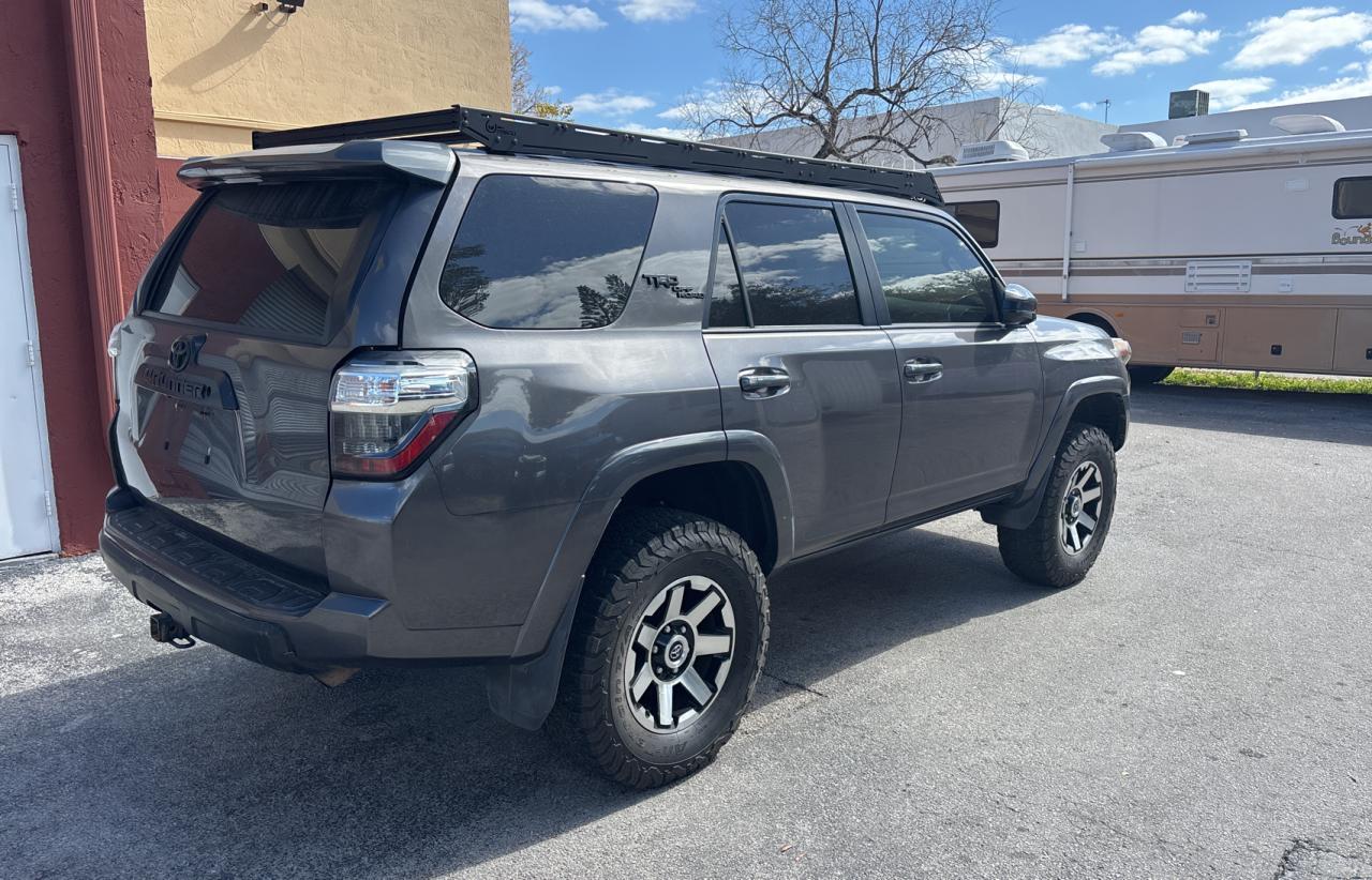 2017 TOYOTA 4RUNNER SR - Фото 4