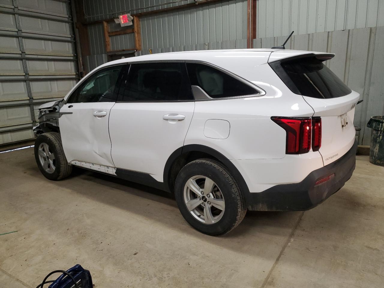 2023 KIA SORENTO LX - Image 2