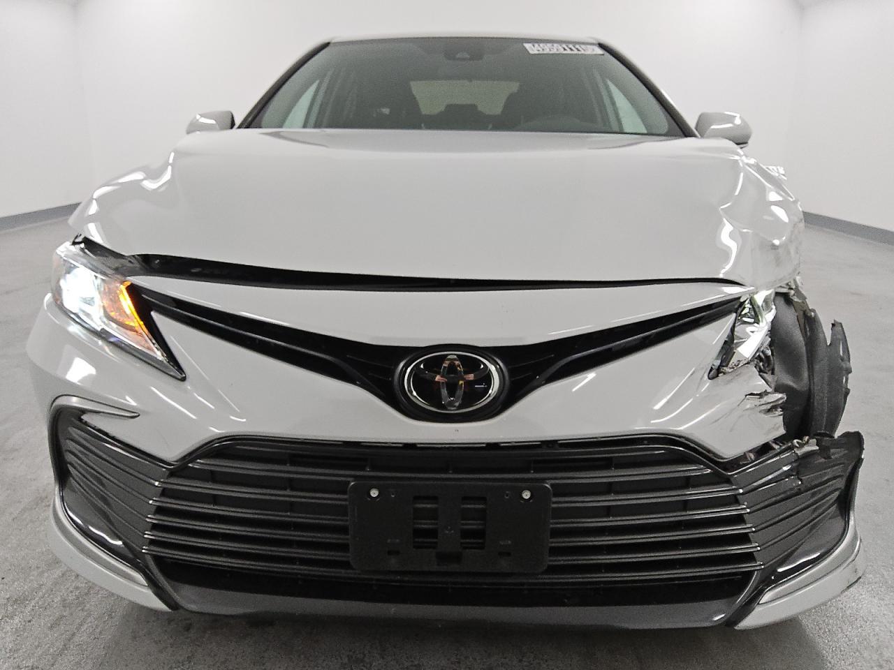 2024 TOYOTA CAMRY LE - Фото 5