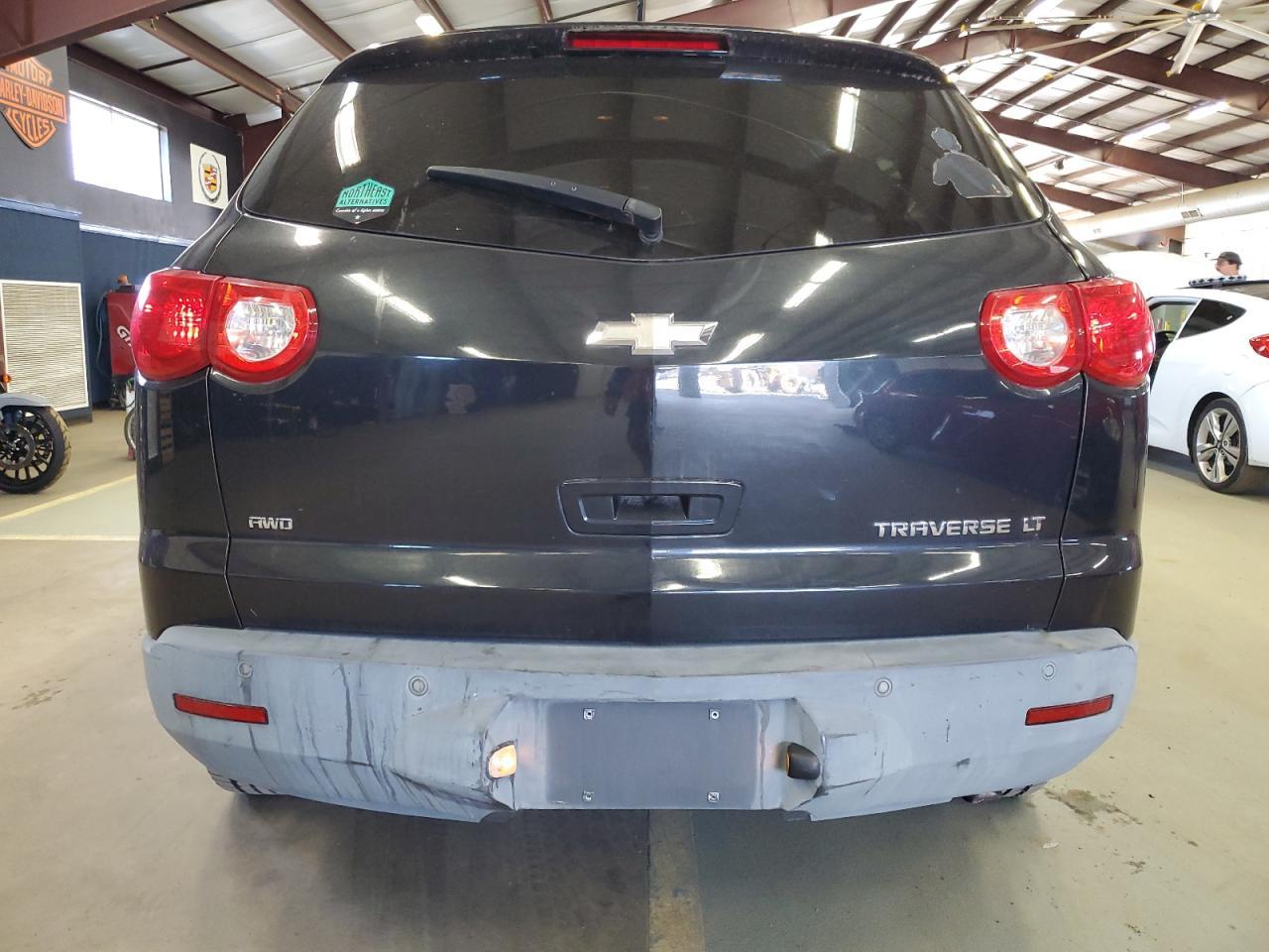 2011 CHEVROLET TRAVERSE L - Фото 6