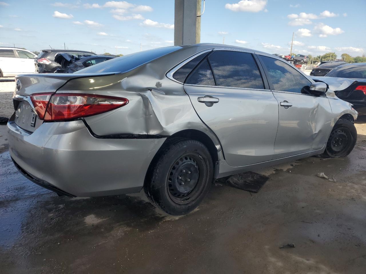 2016 TOYOTA CAMRY LE - Image 3
