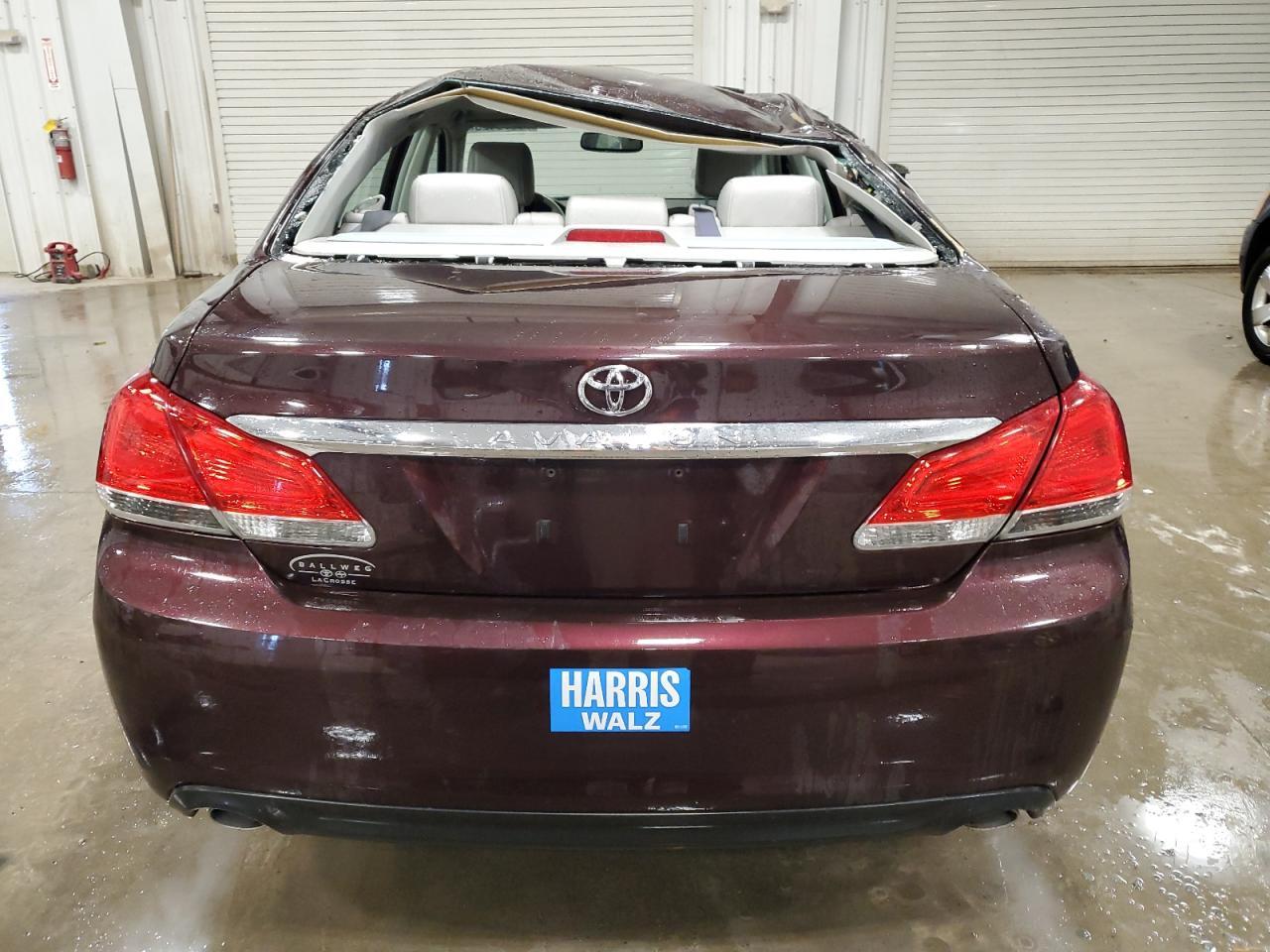 2011 TOYOTA AVALON BAS - Image 6