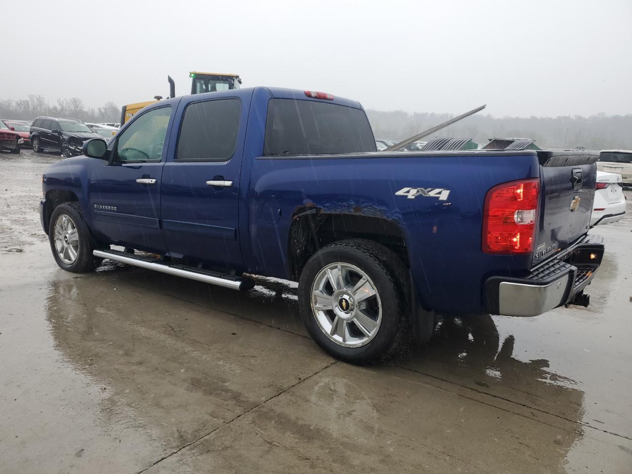 2013 CHEVROLET SILVERADO - Фото 2