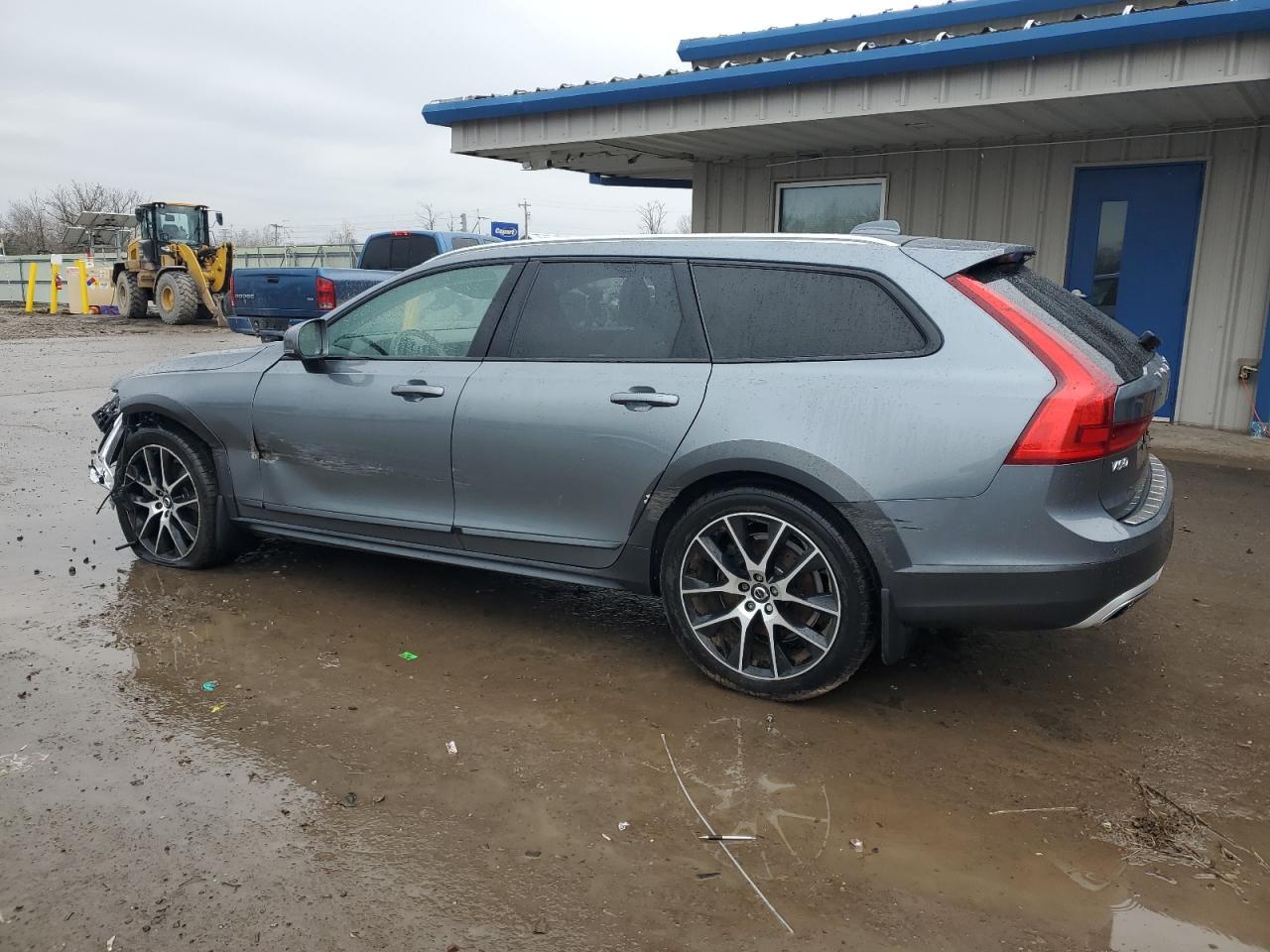2020 VOLVO V90 CROSS - Фото 2