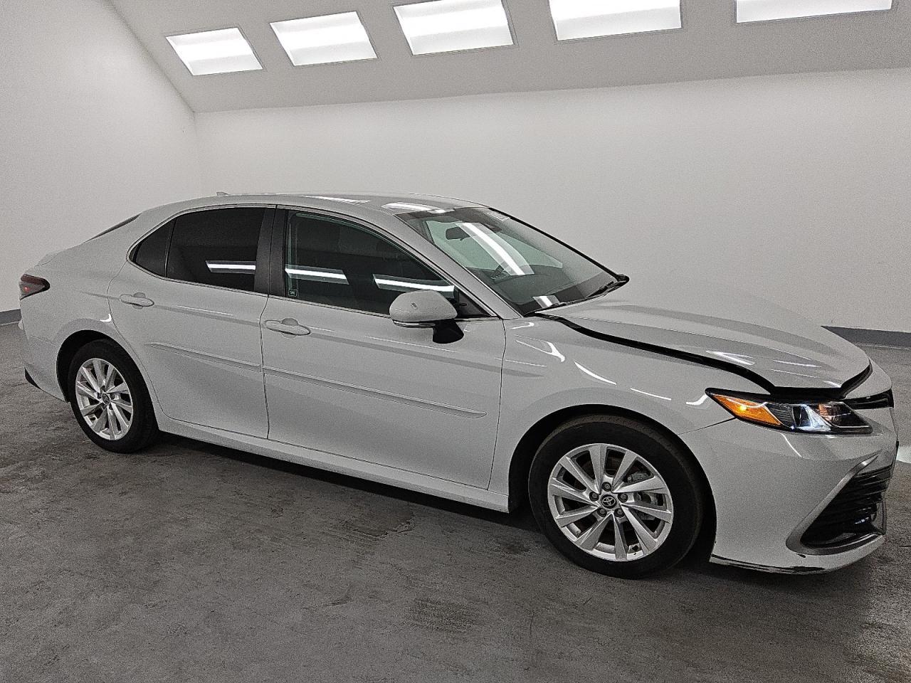 2024 TOYOTA CAMRY LE - Фото 4