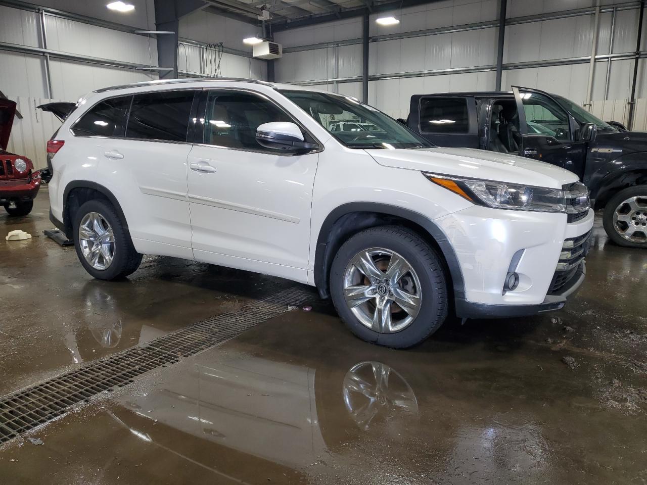 2018 TOYOTA HIGHLANDER - Фото 4