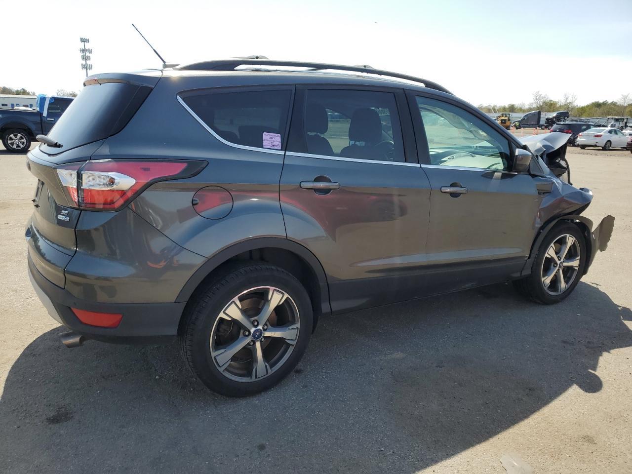 2017 FORD ESCAPE SE - Фото 3