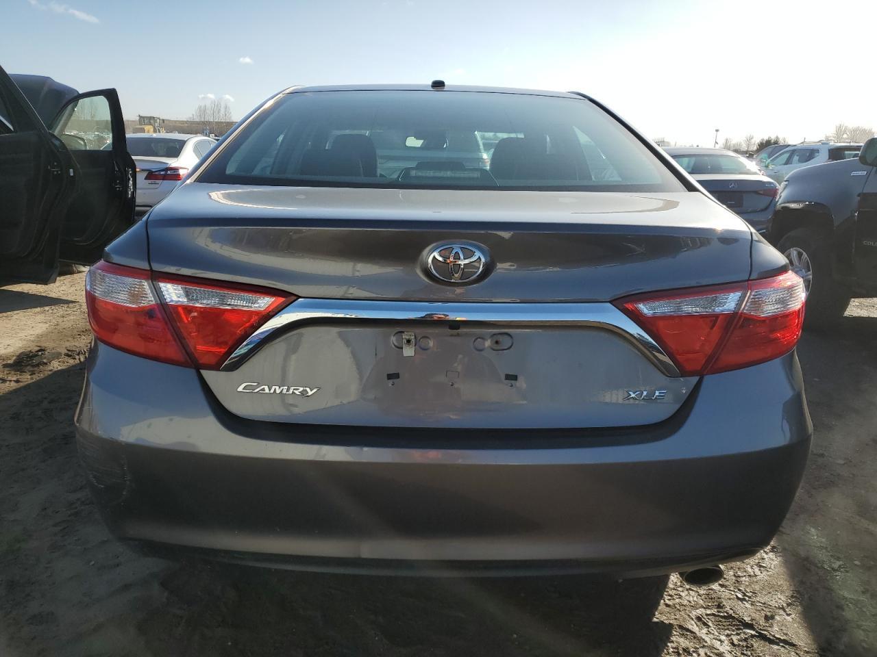 2016 TOYOTA CAMRY LE - Фото 6