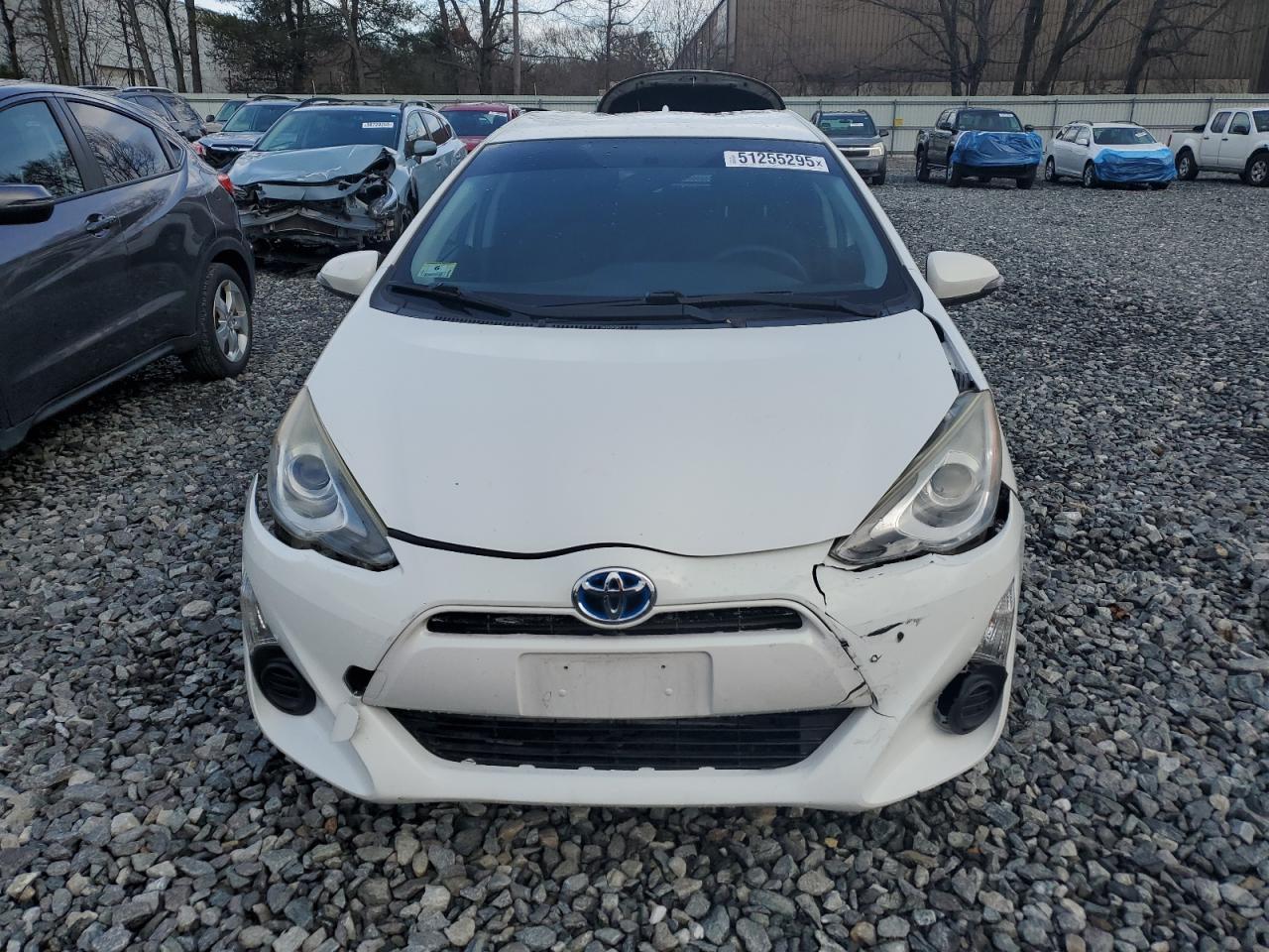 2015 TOYOTA PRIUS C - Image 5