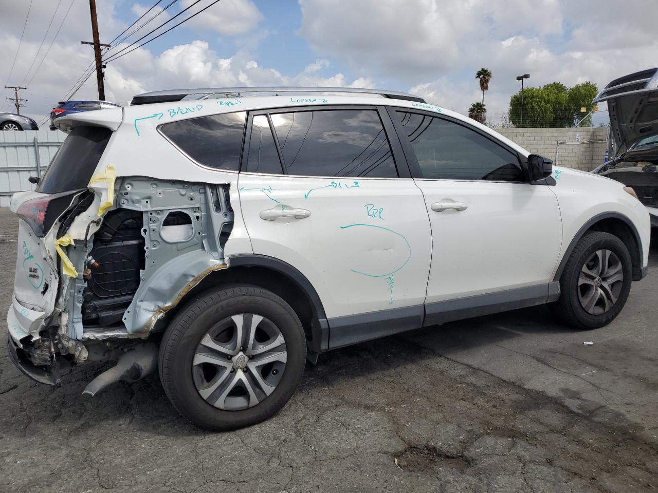 2018 TOYOTA RAV4 LE - Image 3